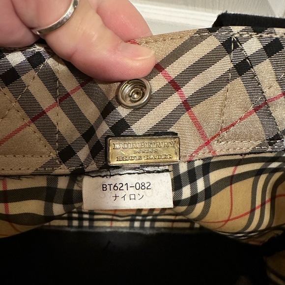 SMALL BURBERRY TOTE “👜 READ DESCRIPTION “ - Picture 10 of 15